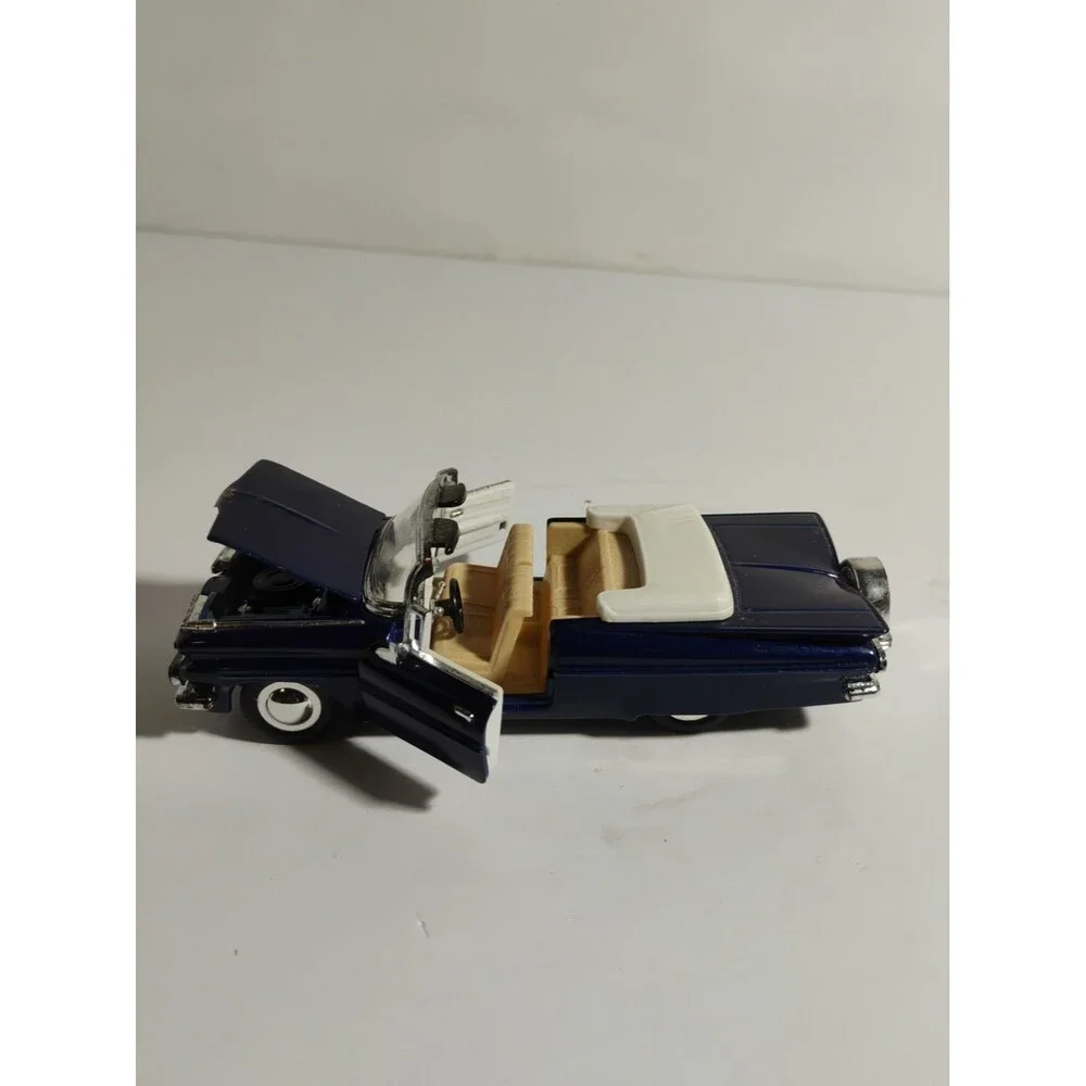 Signature models SS5721 1959 CHEVROLET IMPALA 1:32 Scale Wind Up